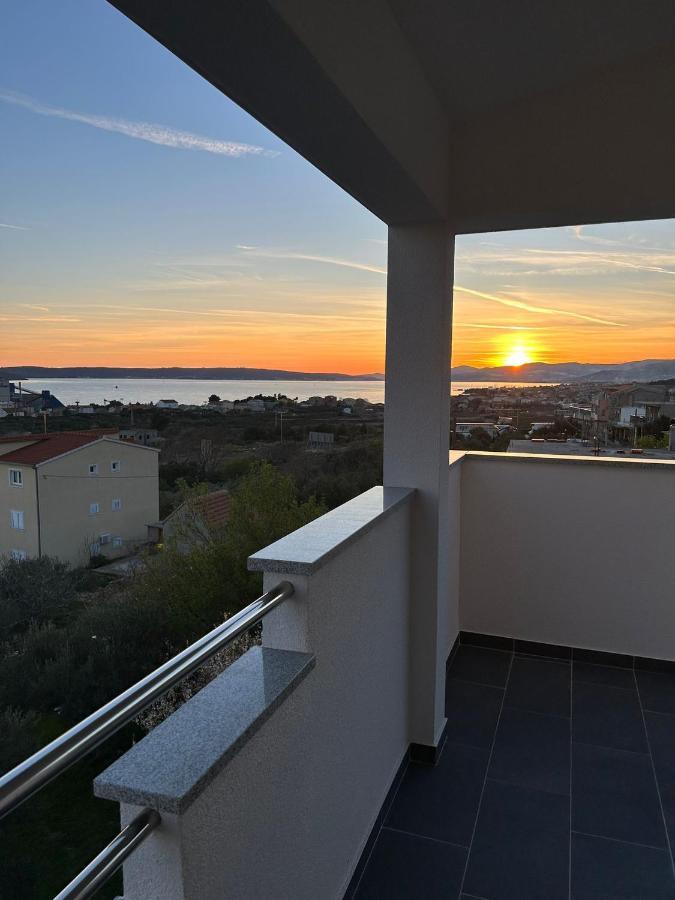 Apartment Marko With A Beautiful View Of The Sea Kaštel Sućurac Exterior foto
