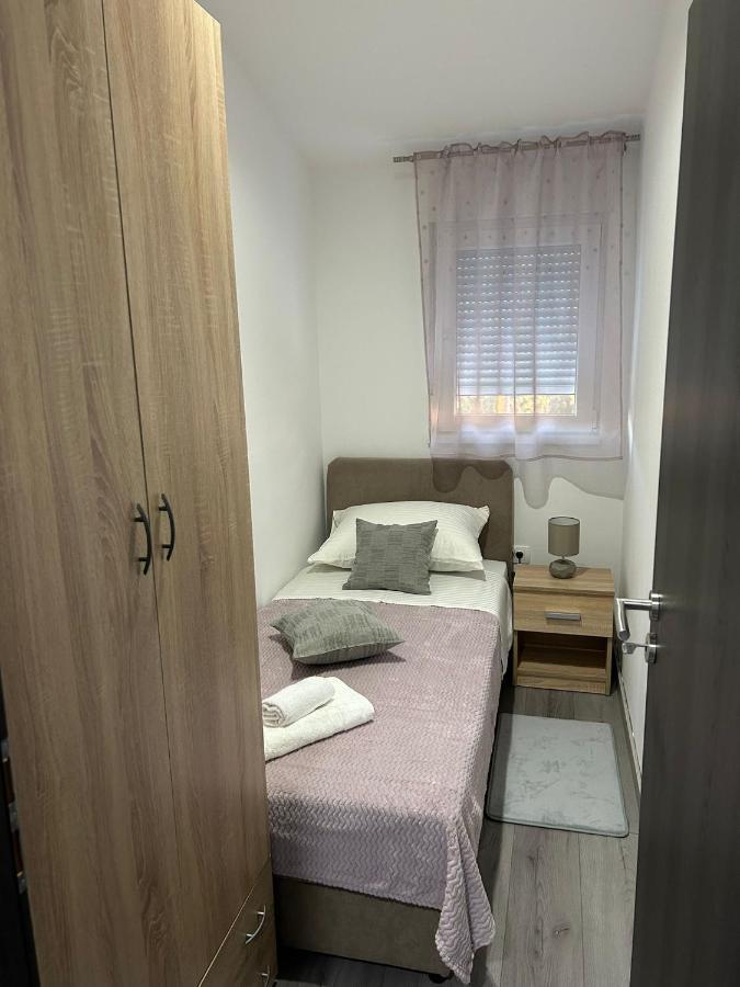 Apartment Marko With A Beautiful View Of The Sea Kaštel Sućurac Exterior foto